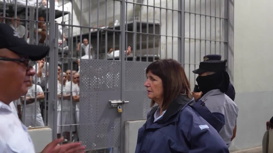 Ministra da Segurança da Argentina visita maior presídio das Américas no Equador