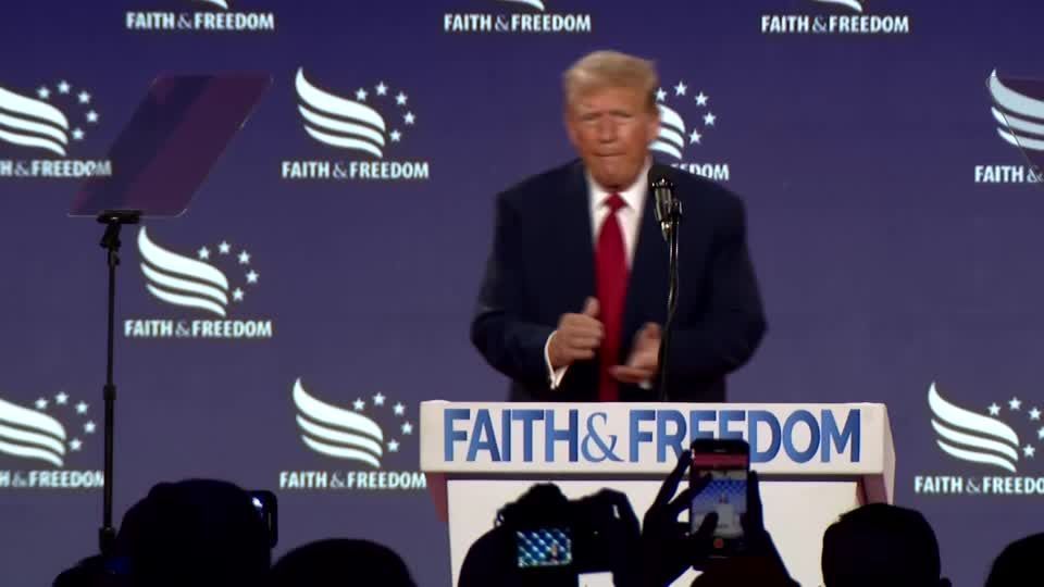 Em evento, Trump pede voto a cristãos e fala brevemente sobre aborto