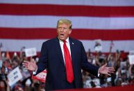 Trump tenta excluir evidências apreendidas em ação sobre documentos sigilosos