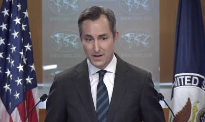 Departamento de Estado dos EUA diz que ações de Assange colocam pessoas em risco