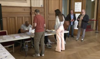 Partidos da França se mobilizam para construir uma frente antiextrema direita