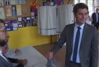 Premiê da França, Gabriel Attal, vota no 1° turno das eleições parlamentares