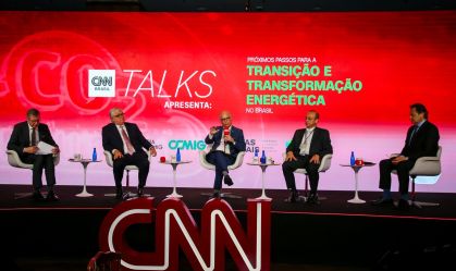 Brasil está no caminho da vanguarda na descarbonização, diz presidente da Anfavea