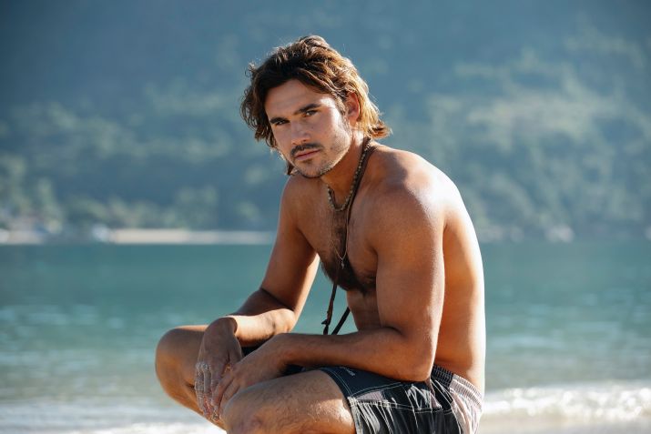 Nicolas Prattes vive Rudá em "Mania de Você" • Globo / Manoella Mello