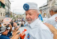 Lula inicia roteiro pela Bahia com anúncio de investimentos e caminhada