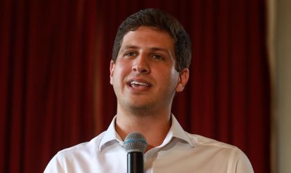 João Campos tem 77% das intenções de voto, diz pesquisa Quaest no Recife