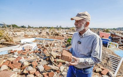 Presidente da República, Luiz Inácio Lula da Silva, durante visita ao bairro Passo de Estrela. Cruzeiro do Sul - no Rio Grande do Sul