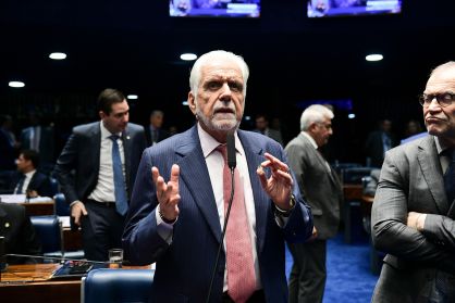 Plenário do Senado Federal durante sessão deliberativa ordinária. Na ordem do dia, PL 5.395/2023, que institui a Política Nacional de Assistência Estudantil (Pnaes). Em pronunciamento, à bancada, líder do governo no Senado Federal, senador Jaques Wagner (PT-BA). Foto: Pedro França/Agência Senado