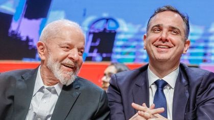Presidente da República, Luiz Inácio Lula da Silva e o Presidente do Senando, Senador Rodrigo Pacheco, durante cerimônia de anúncios de investimentos do Governo Federal para Minas Gerais, no Minascentro. Belo Horizonte - MG.