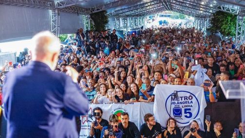 Presidente da República, Luiz Inácio Lula da Silva, durante cerimônia de anúncios relativos ao Novo PAC Seleções: extensão da Linha 5-Lilás do Metrô de São Paulo e expansão dos Institutos Federais, no bairro Jardim Sônia Regina. São Paulo - SP