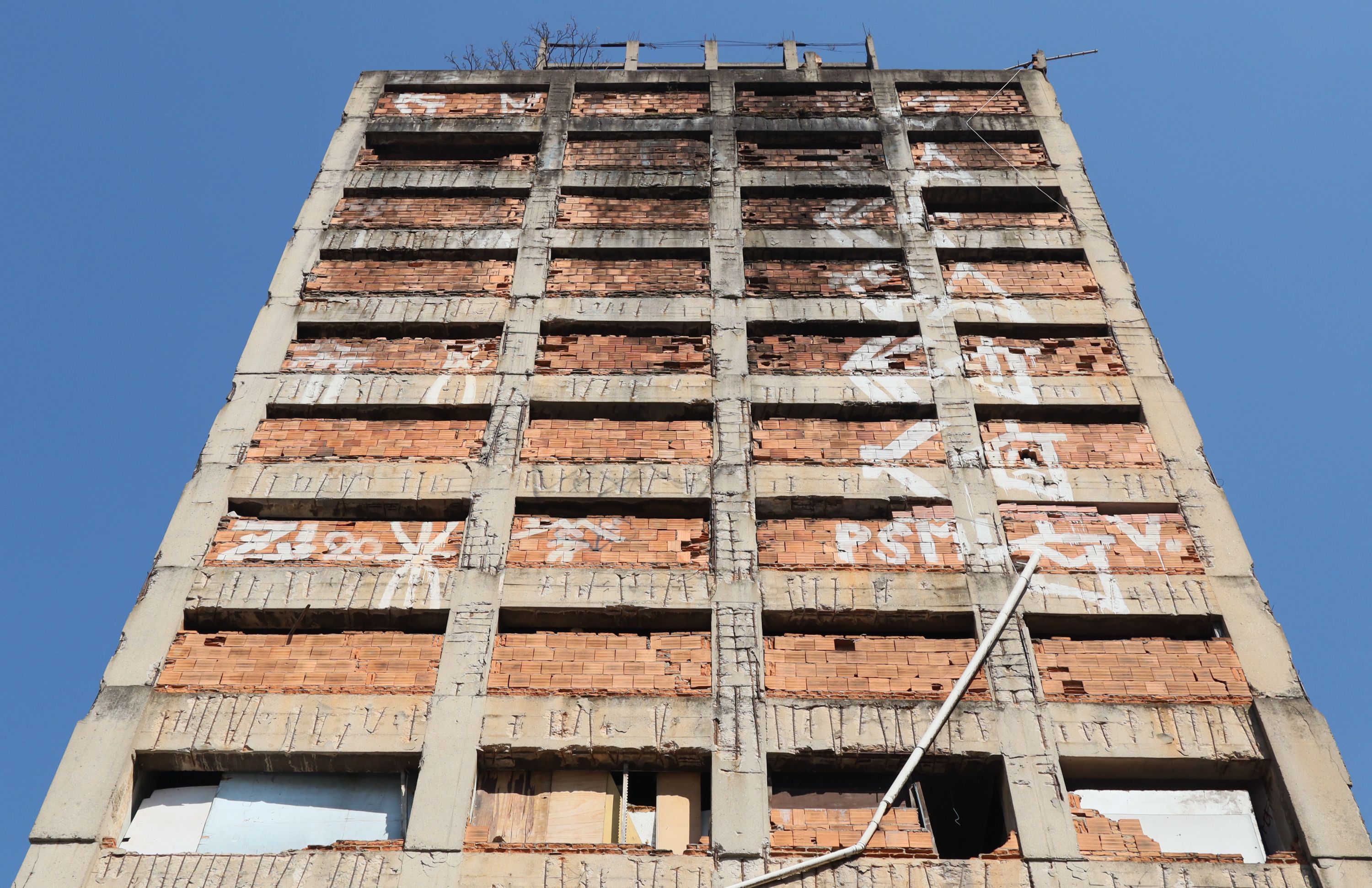 Justiça determina demolição do Caveirão, edifício inacabado localizado no centro de SP