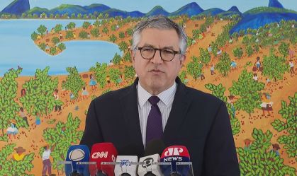 Padilha diz que Câmara não deve priorizar projetos "que atiçam a violência política"