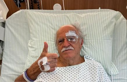 Ary Fontoura tranquiliza fãs após cirurgia de catarata