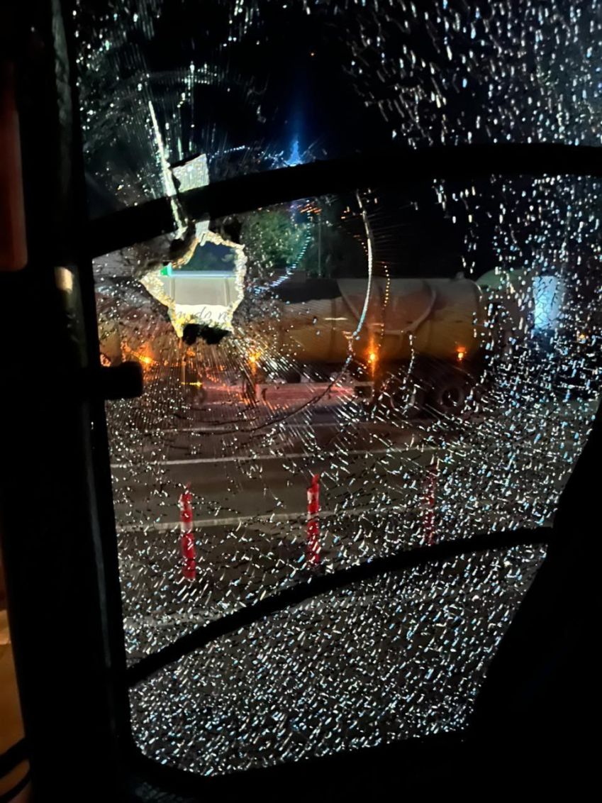 Ônibus do Santos é atacado após nova derrota na Série B / Reprodução