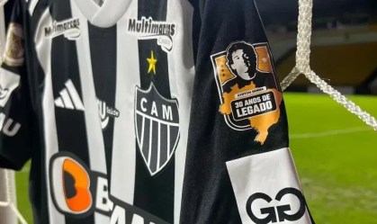 Atletico-MG homenageia Ayrton Senna com um patch na camisa de jogo