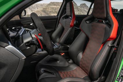 BMW M3 CS 2024: esportivo é o potente da história e tem diversas modificações para ser ainda mais rápido