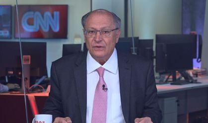 Não haverá tributação sobre carros elétricos, diz Alckmin à CNN