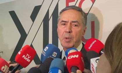 "O presidente tem liberdade de expressão", diz Barroso sobre críticas de Lula