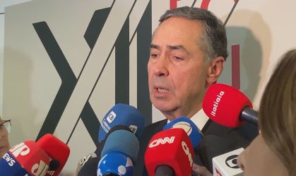 Barroso diz que Lula tem “liberdade de expressão” e que STF "cumpre o papel que lhe cabe"