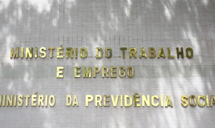 Governo quer enviar ao Congresso proposta de consignado para setor privado depois do recesso parlamentar
