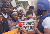 Meia-irmã de Obama é atingida por gás lacrimogêneo em protestos no Quênia