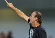 Após ser criticado, Cuca rebate presidente do Athletico-PR