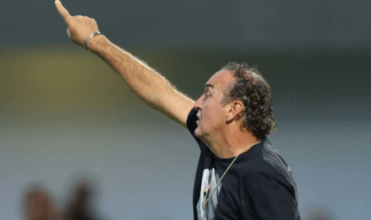 Após ser criticado, Cuca rebate presidente do Athletico-PR