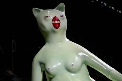 Modelos dividem passarela com gatos gigantes em desfile masculino da Dior