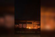 Incêndio de grandes proporções atinge pavilhão do Ceasa em Curitiba