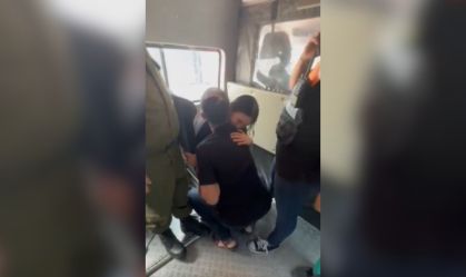 Noa Argamani, refém resgatada por Israel, encontra o pai