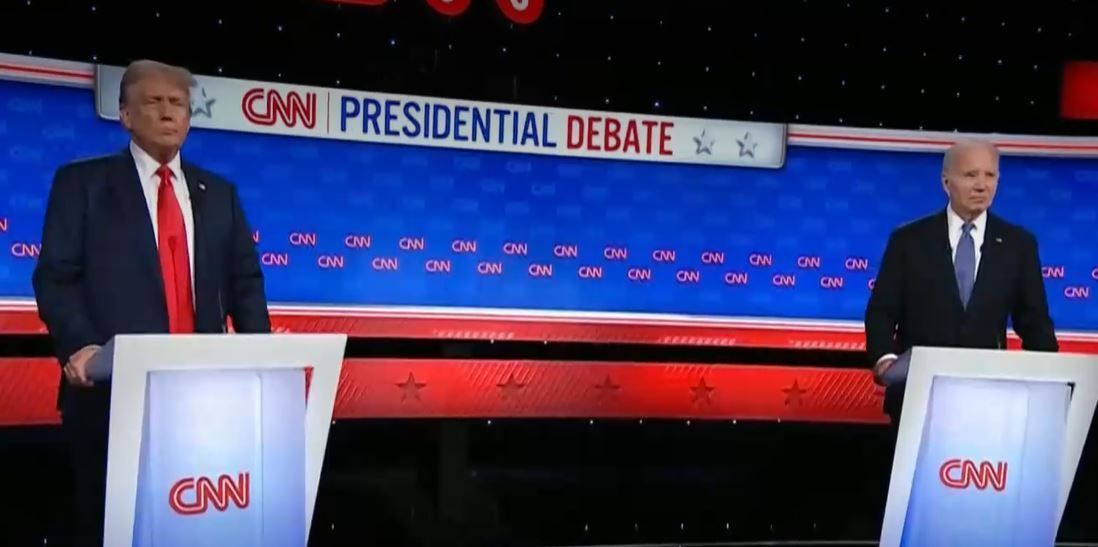 Joe Biden e Donald Trump durante debate na CNN