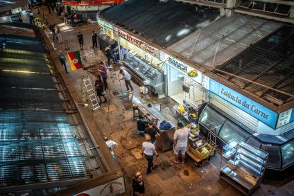 Mercado Público de Porto Alegre é reaberto após 41 dias