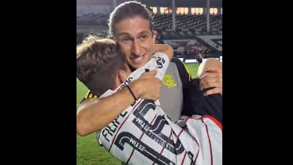 Filipe Luís se emociona com primeiro título como técnico do Flamengo sub-17
