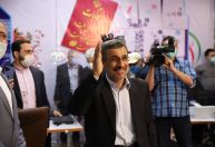 Ex-presidente do Irã, Ahmadinejad, tenta concorrer às eleições presidenciais