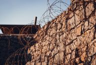 Israel reprime detentos que comemoraram ataques do Irã ao país