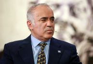 Rússia ameaça ex-campeão de xadrez Kasparov com acusações criminais