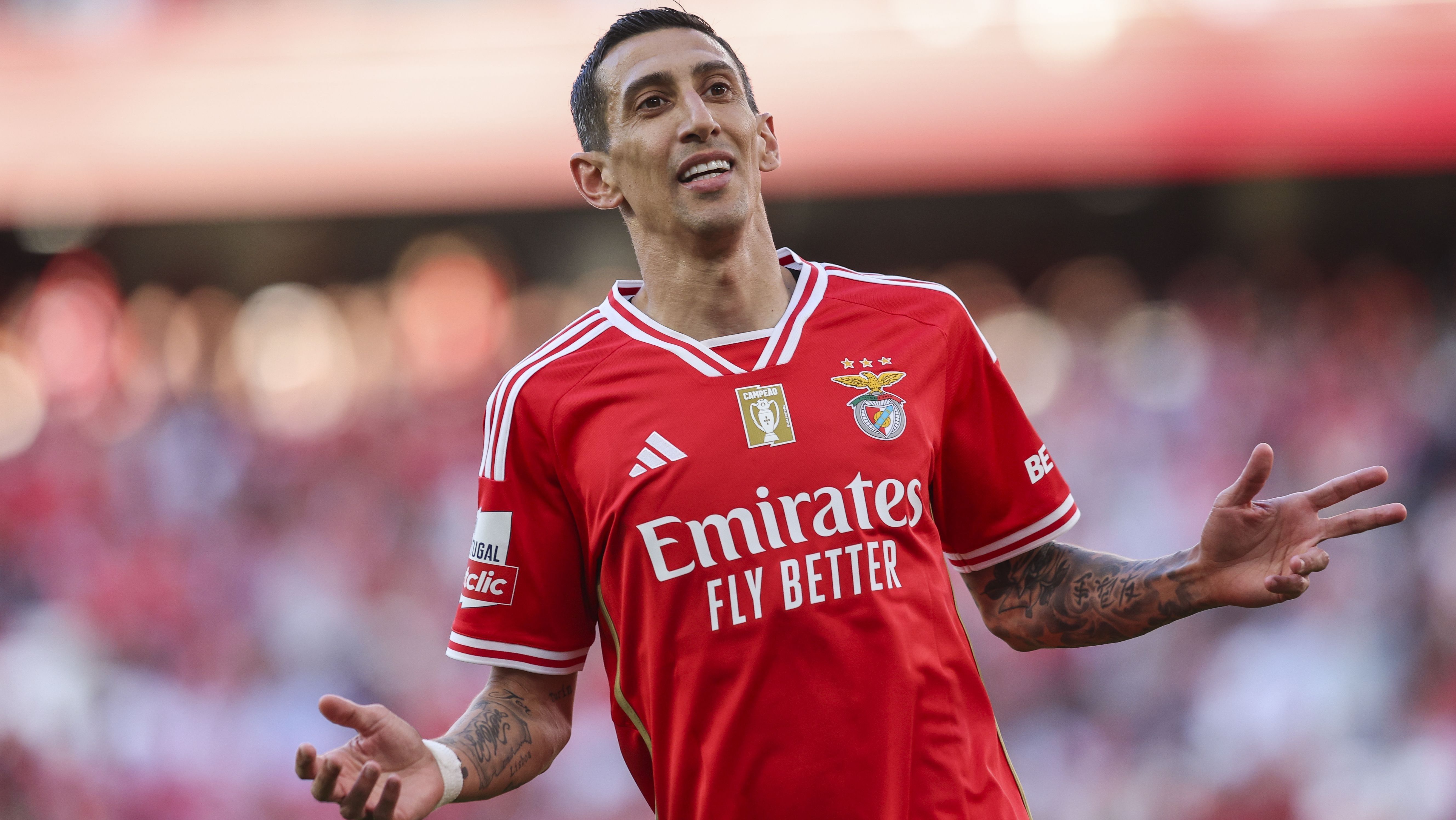 Di María em partida pelo Benfica