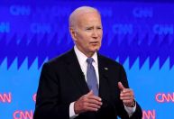 Líderes democratas ainda não devem pressionar Biden a deixar disputa, dizem fontes