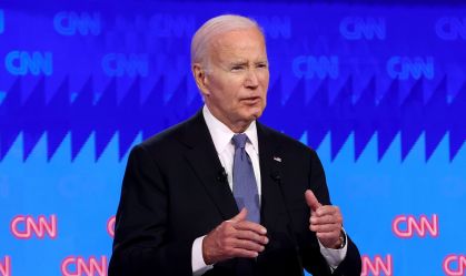 Líderes democratas ainda não devem pressionar Biden a deixar disputa, dizem fontes