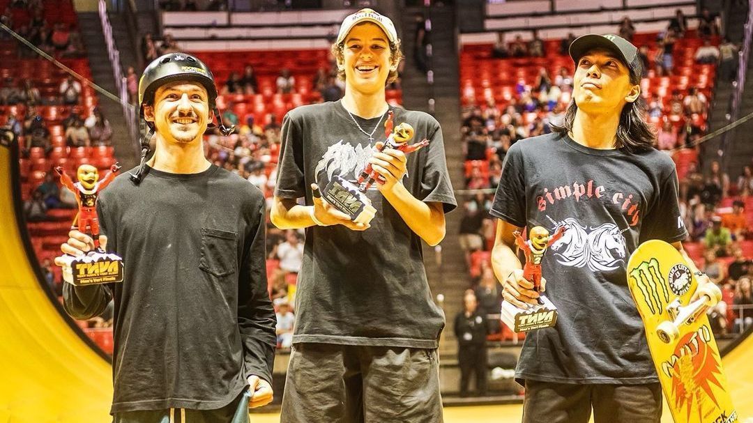 Gui (centro) Khury Vence Tony Hawk Vert Alert