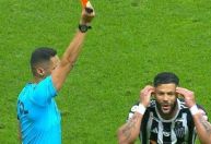 Após expulsão de Hulk, Atlético-MG contrata IA que analisa arbitragem para Botafogo