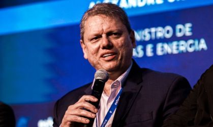 PL aposta em Tarcísio para atrair prefeitos eleitos