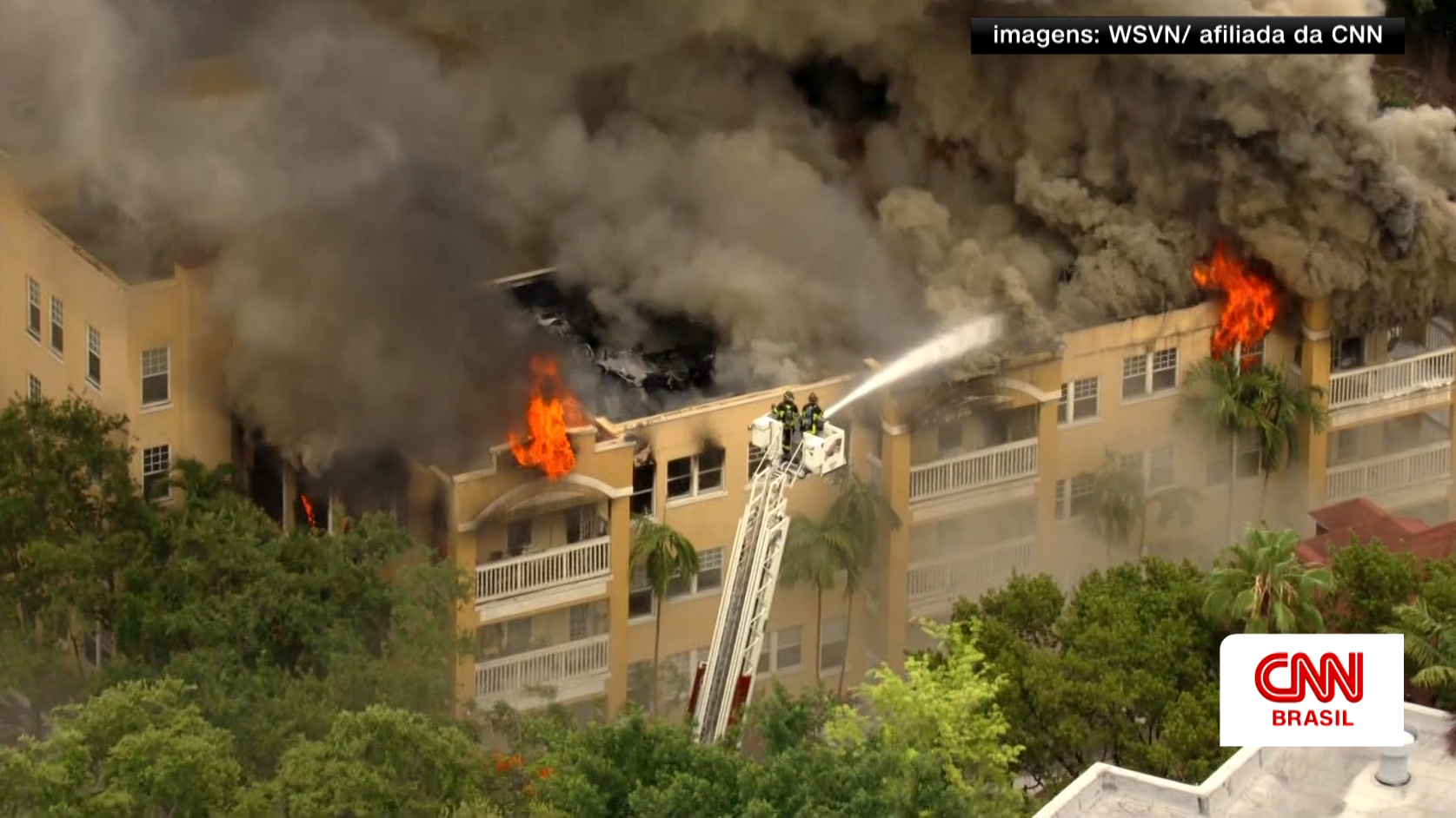 Incêndio de grandes proporções em Miami