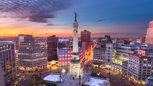 Indianápolis é a capital do estado de Indiana e famoso pela corrida das 500 Milhas.