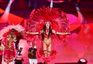 Isabelle Nogueira mostra treinos e ensaios para o Festival de Parintins