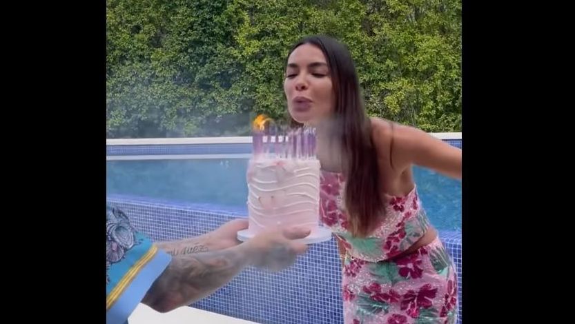 Joana Sanz comemora 32 anos com festa e a presença do marido, Daniel Alves