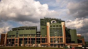 A equipe que se basear em Green Bay fará seus treinos no Lambeau Field, casa do Packers.