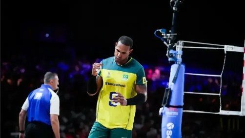 Leal comemora ponto em jogo do Brasil contra Polônia na VNL