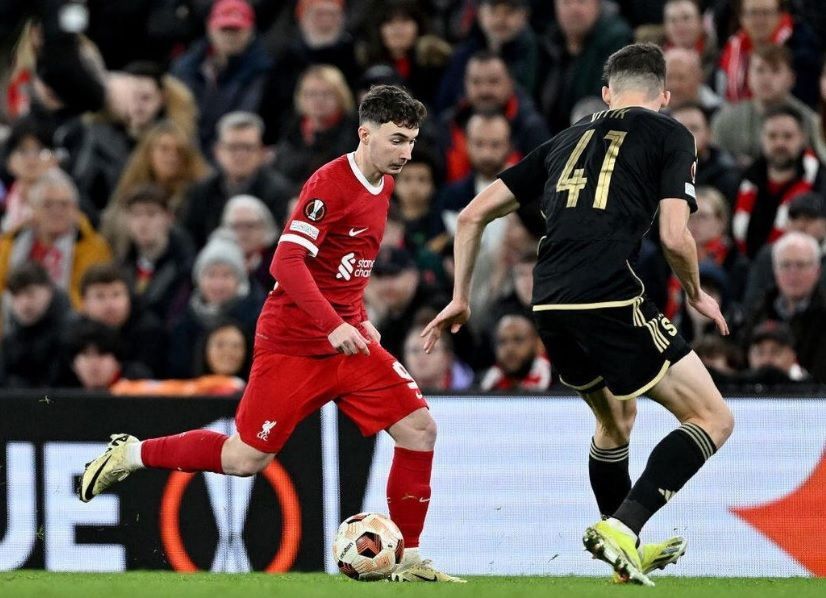 Mateusz Musialowski pelo Liverpool
