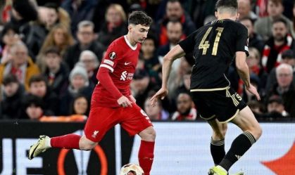 Mateusz Musialowski pelo Liverpool